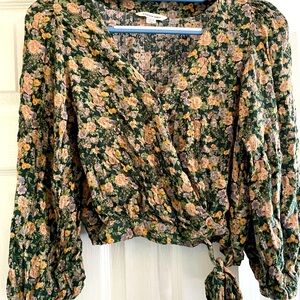 American Eagle top